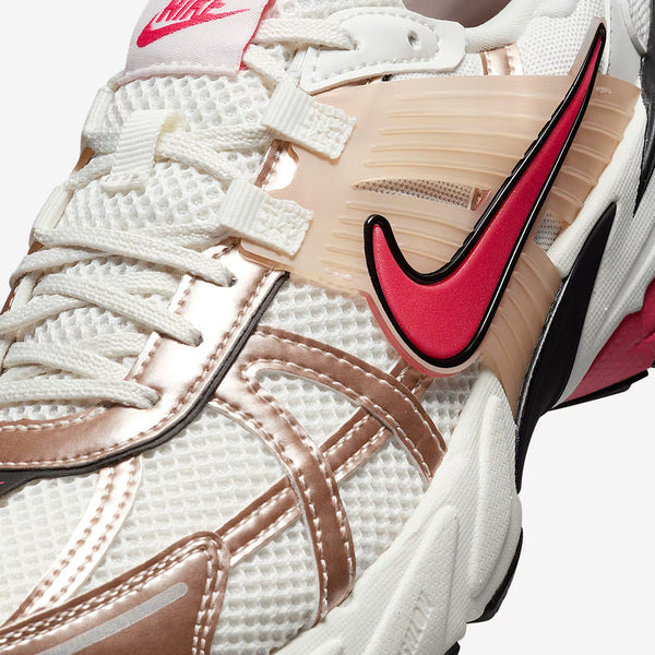 NIKE WMNS V2K RUN