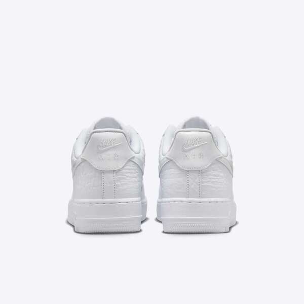 NIKE AIR FORCE 1 07 LX