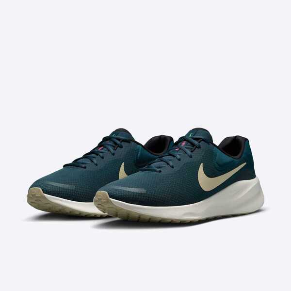 NIKE REVOLUTION 7