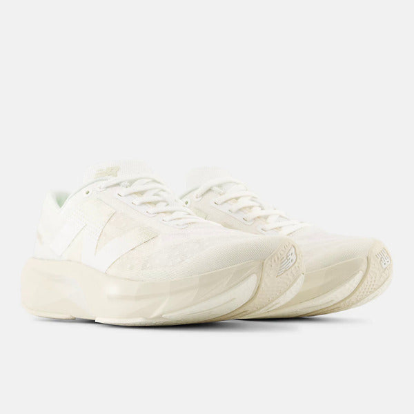 NEW BALANCE FUELCELL REBEL V4