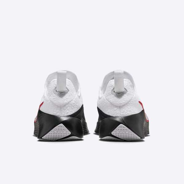 NIKE LEBRON TR 1