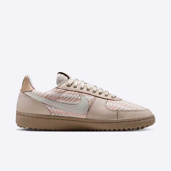 WMNS NIKE FIELD GENERAL