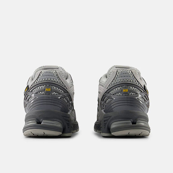 NEW BALANCE 1906R