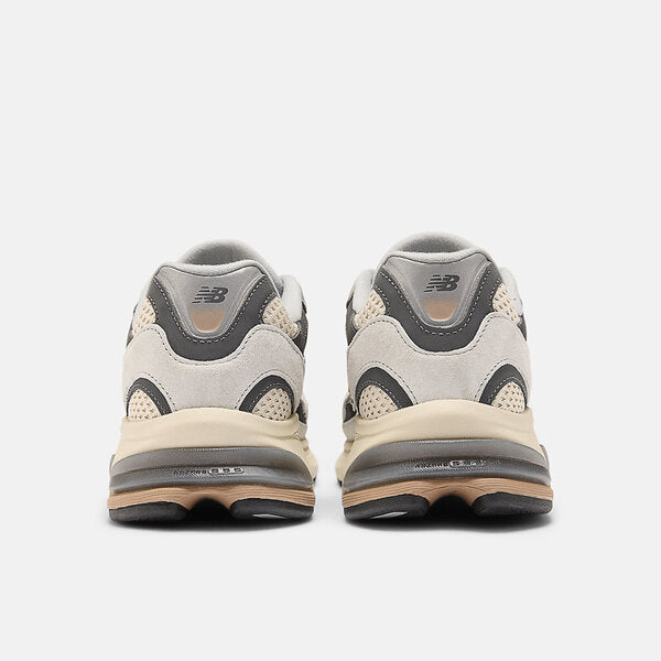 NEW BALANCE 2010