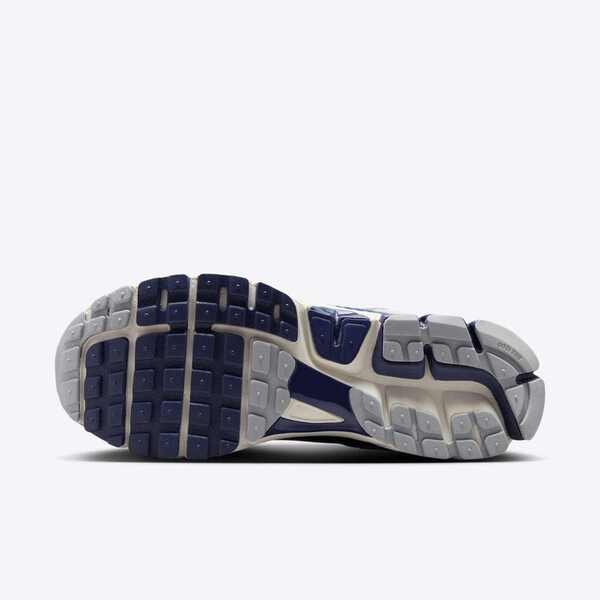 NIKE ZOOM VOMERO 5