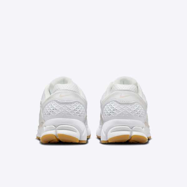 W NIKE ZOOM VOMERO 5