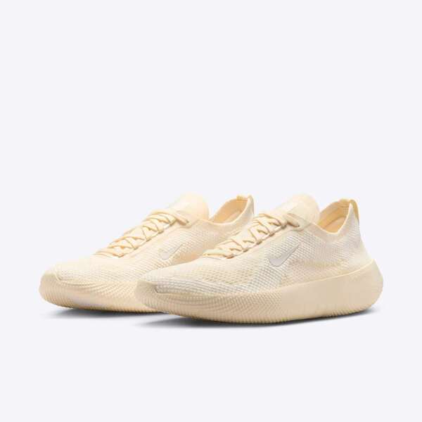 W NIKE FREE 2025