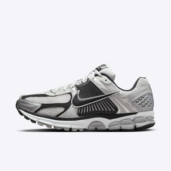 NIKE ZOOM VOMERO 5