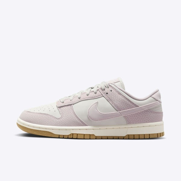 W NIKE DUNK LOW PRM NN