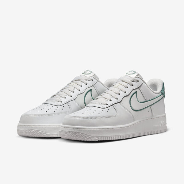 NIKE AIR FORCE 1 '07 LV8