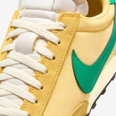 NIKE WAFFLE RACER