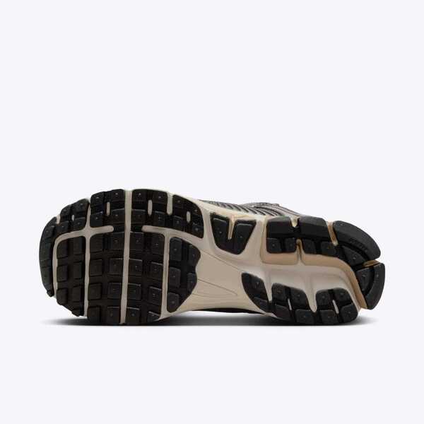 W NIKE ZOOM VOMERO 5