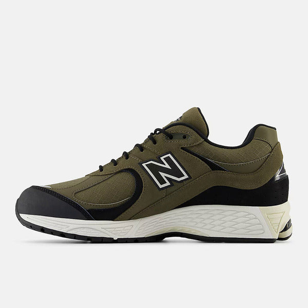 NEW BALANCE 2002R
