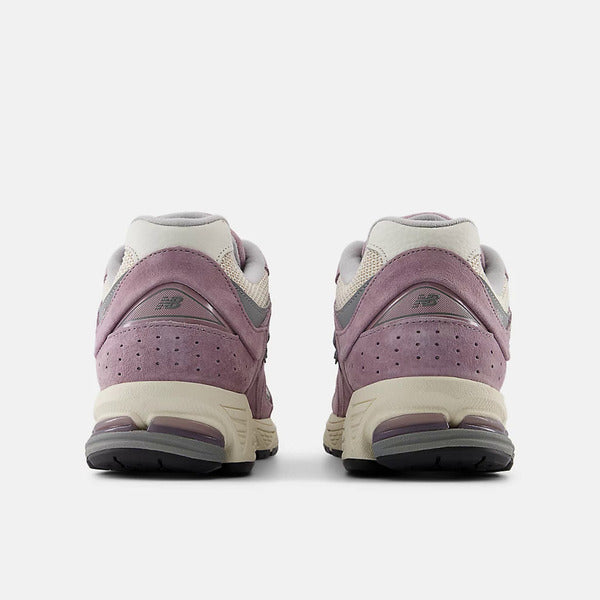NEW BALANCE 2002R