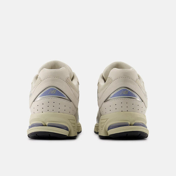 NEW BALANCE 2002R