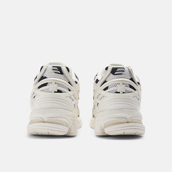 NEW BALANCE 1906R