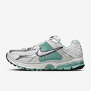 W NIKE ZOOM VOMERO 5