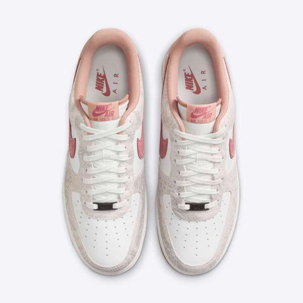 NIKE AIR FORCE 1 07 LV8