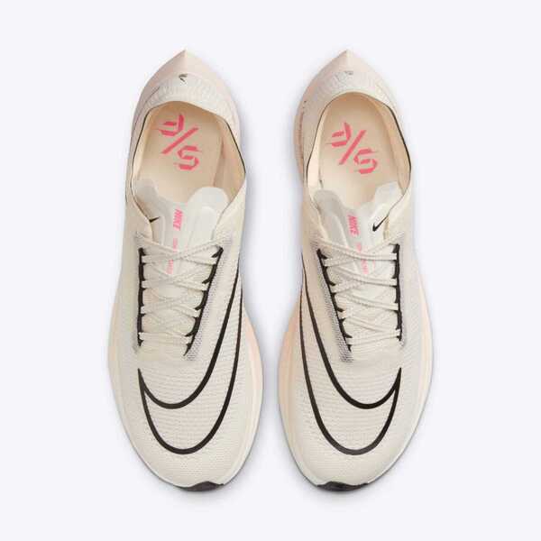 NIKE ZOOMX STREAKFLY