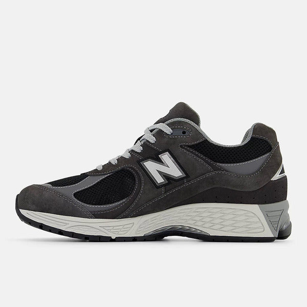 NEW BALANCE 2002R