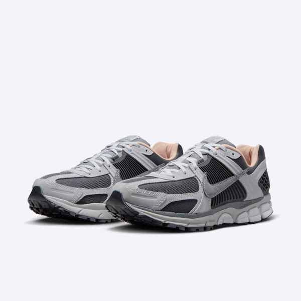 NIKE ZOOM VOMERO 5