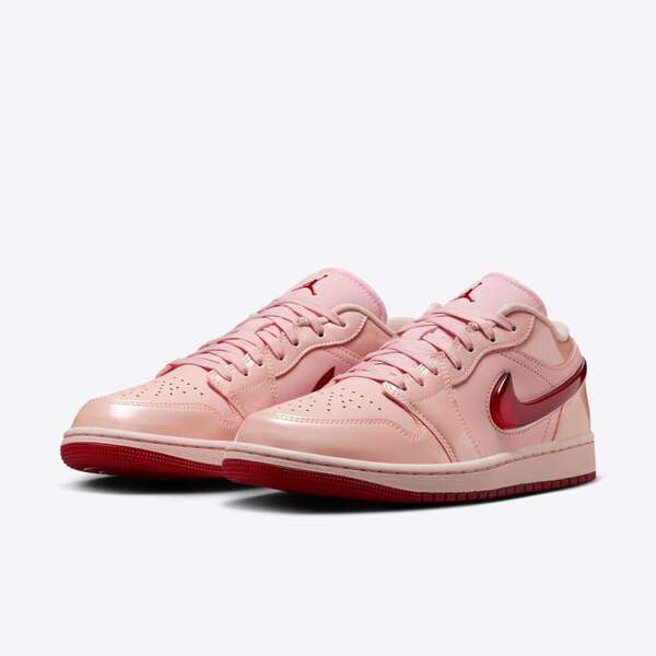 NIKE WMNS AIR JORDAN 1 LOW SE