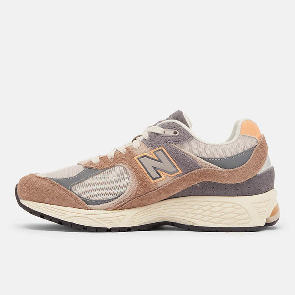NEW BALANCE 2002R