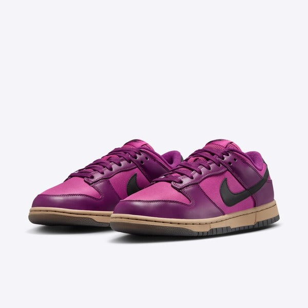 NIKE WMNS DUNK LOW