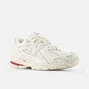 NEW BALANCE 1906R