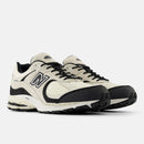 NEW BALANCE 2002R