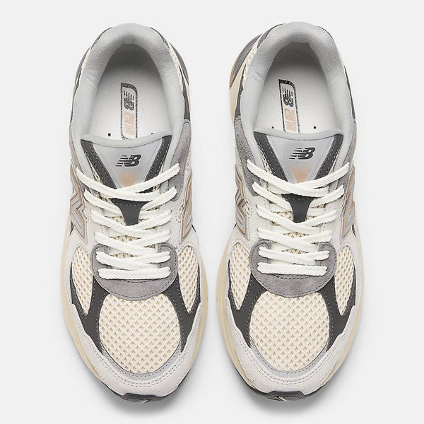NEW BALANCE 2010