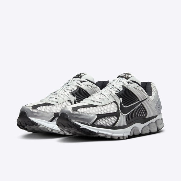 NIKE ZOOM VOMERO 5