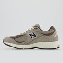 NEW BALANCE 2002R