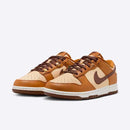 W NIKE DUNK LOW SE