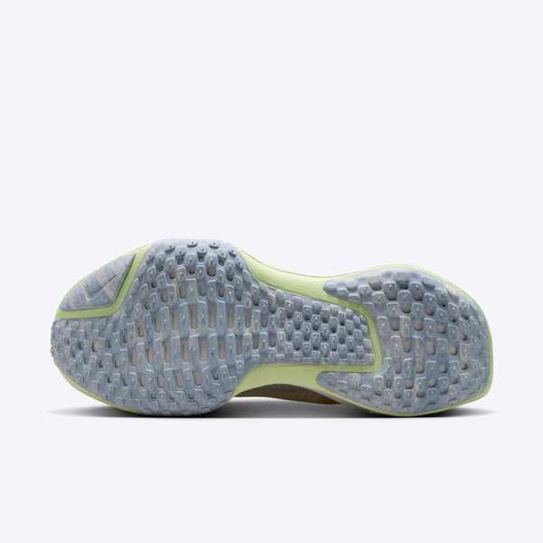 NIKE WMNS ZOOMX INVINCIBLE RUN FK 3