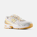 NEW BALANCE 740