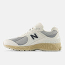 NEW BALANCE 2002R
