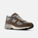NEW BALANCE 2002R