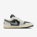 NIKE WMNS AIR JORDAN 1 LOW