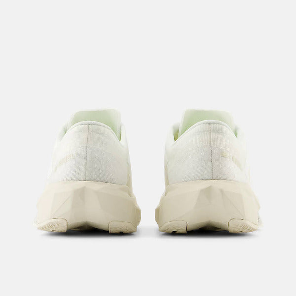 NEW BALANCE FUELCELL REBEL V4