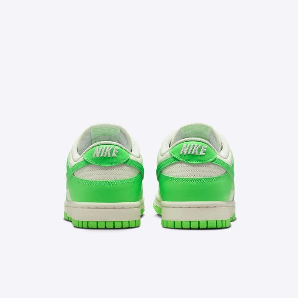 NIKE WMNS DUNK LOW