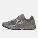 NEW BALANCE 2002R
