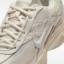 WMNS NIKE INITIATOR
