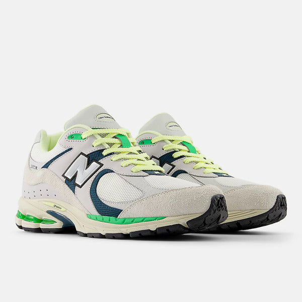 NEW BALANCE 2002R