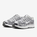 W NIKE P-6000