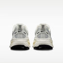 W NIKE VOMERO 18
