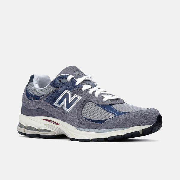 NEW BALANCE 2002R