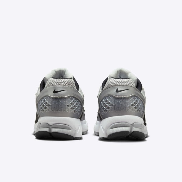 NIKE ZOOM VOMERO 5