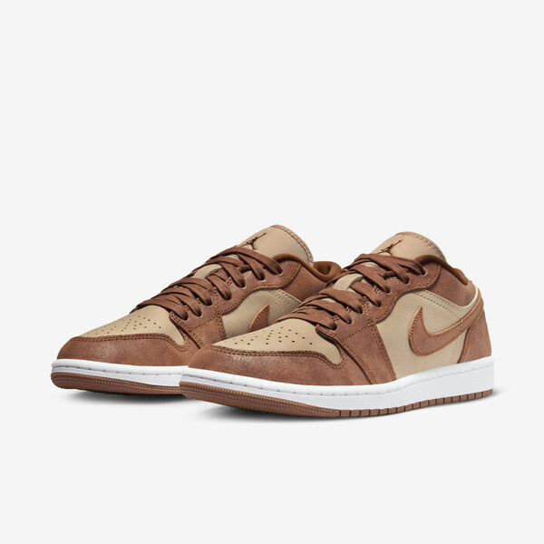 NIKE WMNS AIR JORDAN 1 LOW SE