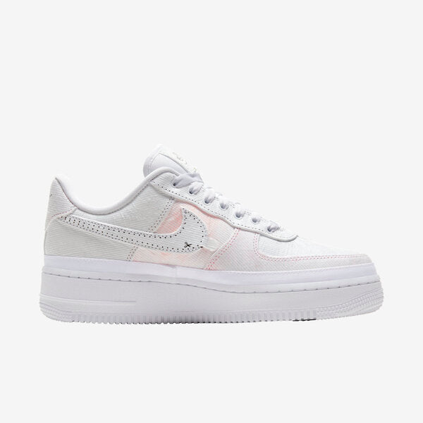 NIKE WMNS AIR FORCE 1 07 LX